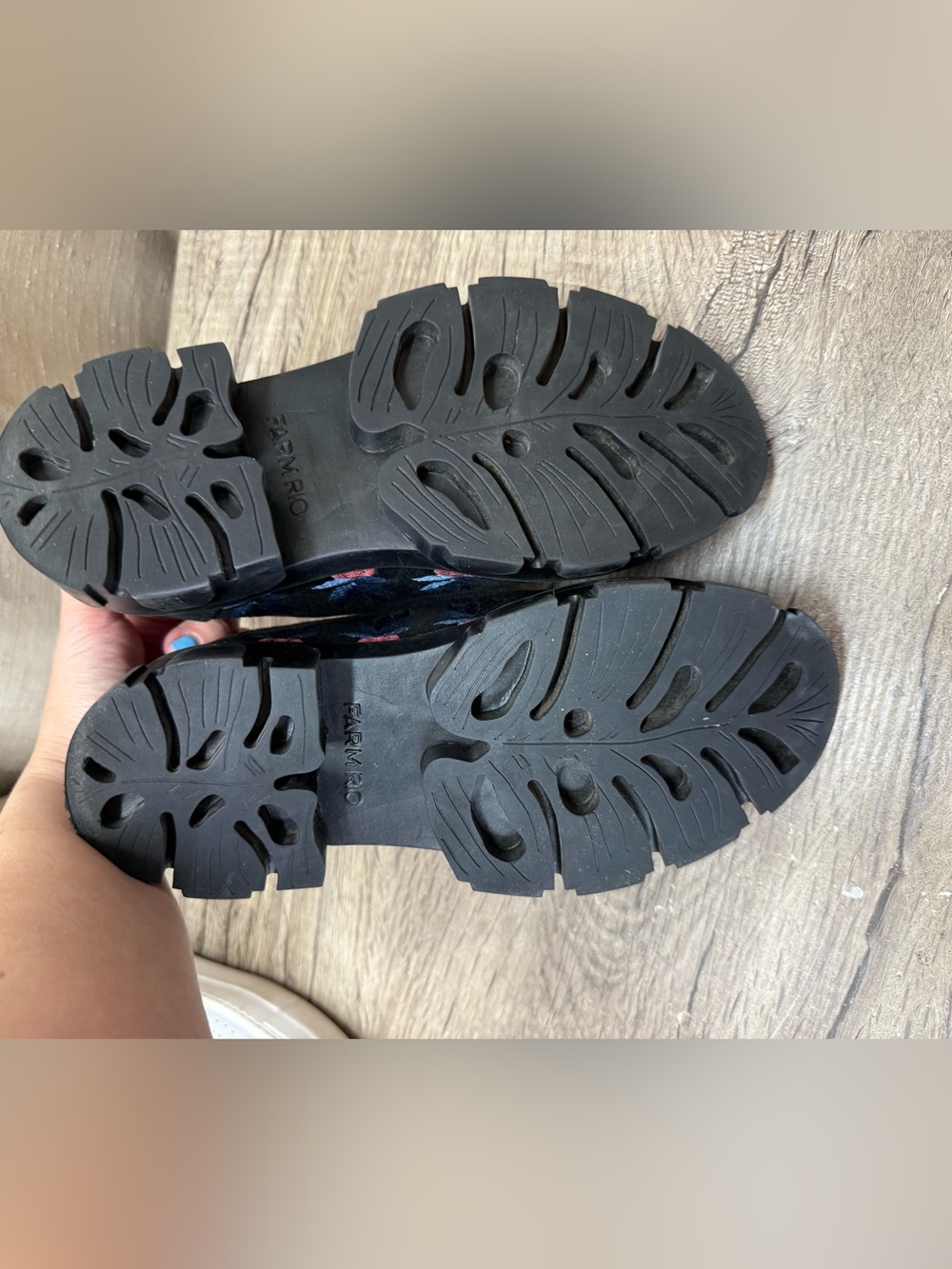 FARM Rio Black Embroidered Flats size 6 - Picture 9 of 9